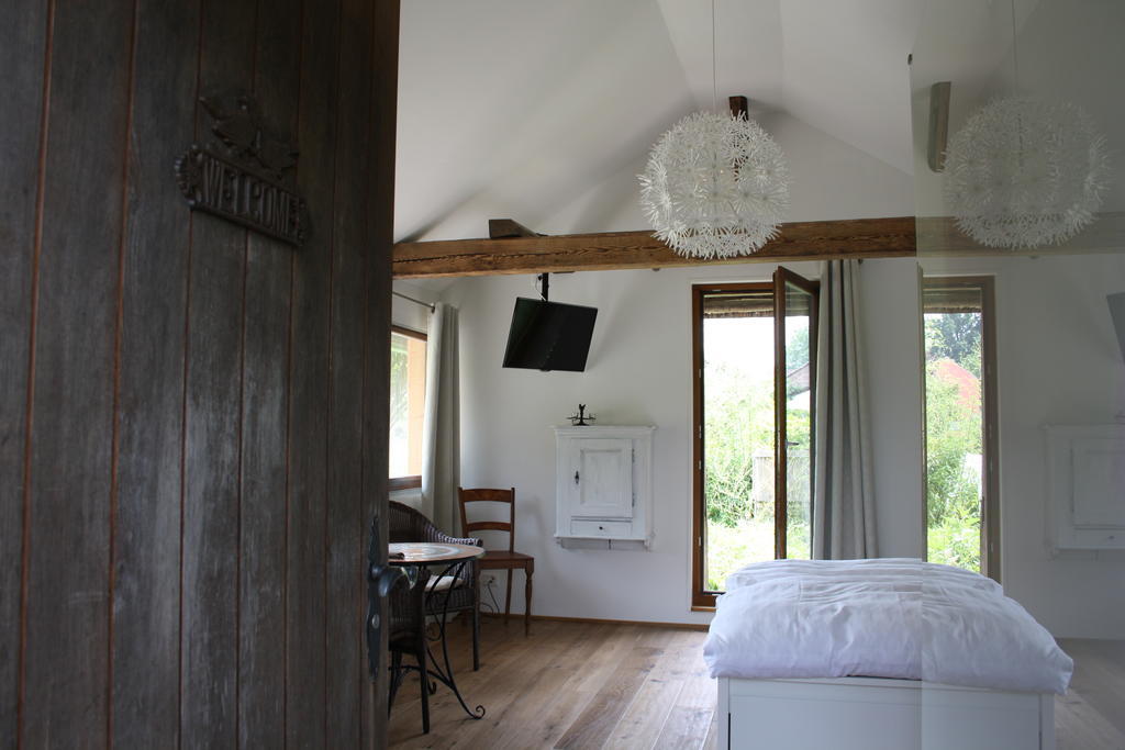Ofenhaus Villa Murten Szoba fotó
