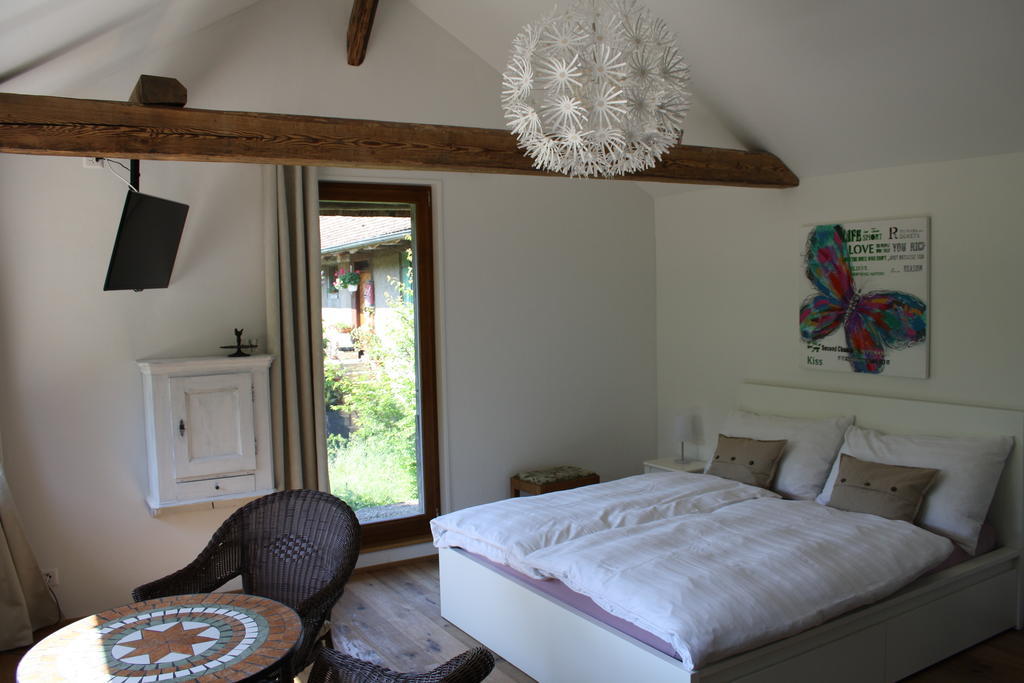 Ofenhaus Villa Murten Szoba fotó